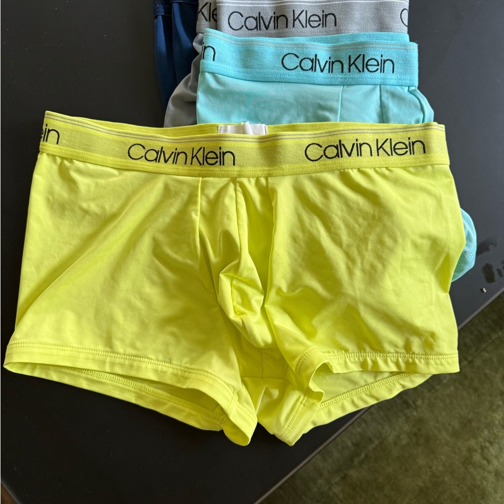 Calvin Klein Vibrant Trunk Boxer Briefs (4)